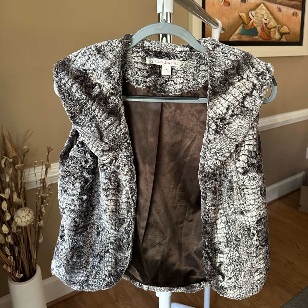 Chelsea & Violet Gray Vest size Small